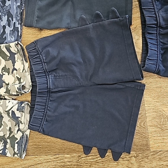 Bundle of toddler boys size 4t and 5t shorts - Picture 5 of 13